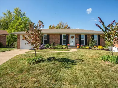 10949 Suanis Ct, Saint Louis, MO 63123
