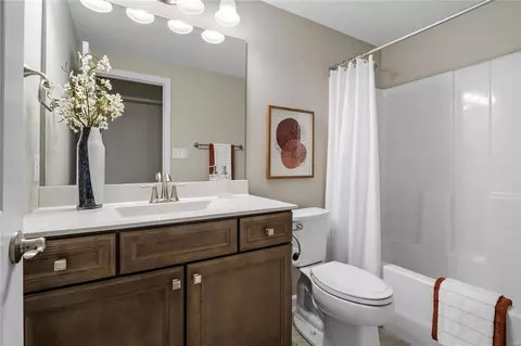 Bath - 2750 Mcclay Rd, Saint Charles, MO 63303 photo 3 of 4