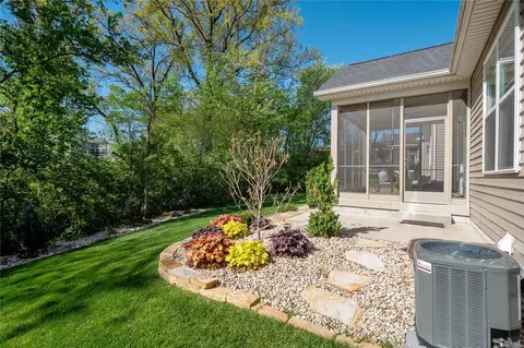 Exterior - 2750 Mcclay Rd, Saint Charles, MO 63303 photo 8 of 14