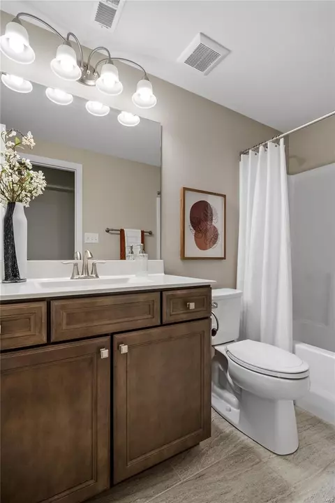 Bath - 2750 Mcclay Rd, Saint Charles, MO 63303 photo 4 of 4
