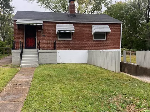 1937 Mora Ln, Saint Louis, MO 63136