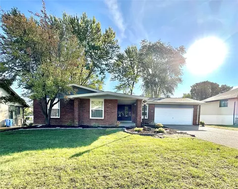 2030 Cordoba Dr, Florissant, MO 63033