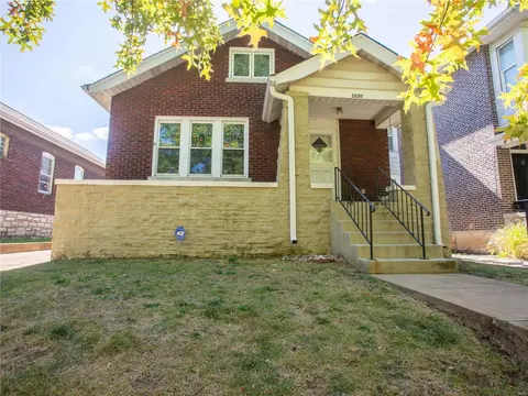 5230 Bancroft Ave, Saint Louis, MO 63109