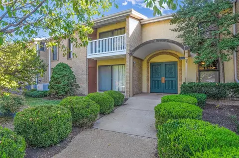 444 N Clay Ave #3B, Saint Louis, MO 63122