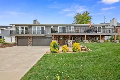 8 Guyenne Dr, Lake Saint Louis, MO 63367