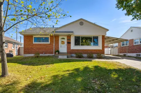 7016 Radom St, Saint Louis, MO 63116