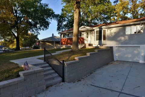 4344 Martyridge Ct, Saint Louis, MO 63129