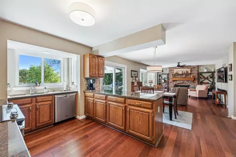 939 Palm Bay Dr, Ballwin, MO 63021 photo 11
