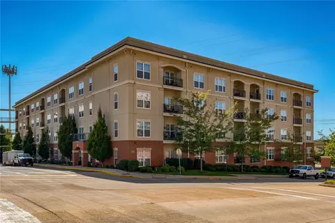 1270 Strassner Dr #3211, Brentwood, MO 63144