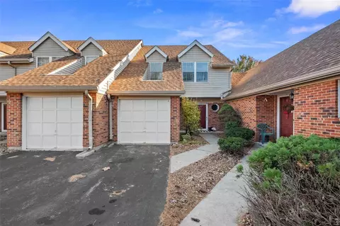 3604 Candlewyck Club Dr #B, Florissant, MO 63034