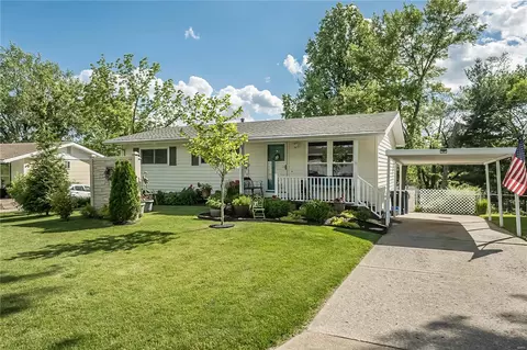 410 Aqua Ridge Dr, Saint Louis, MO 63129