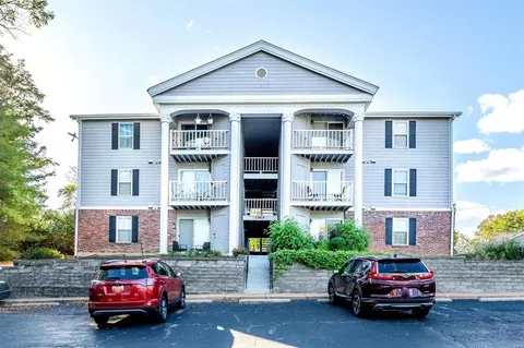 12824 Portulaca Dr #E, Saint Louis, MO 63146