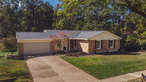 902 Dutch Mill Dr, Ballwin, MO 63011 photo 3