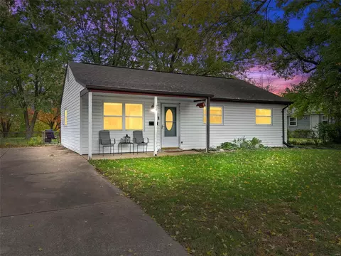 24 Saint Matthew Ave, O'fallon, MO 63366