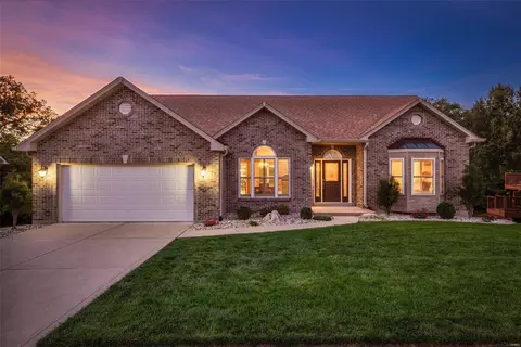 13381 East Ln, Saint Louis, MO 63128