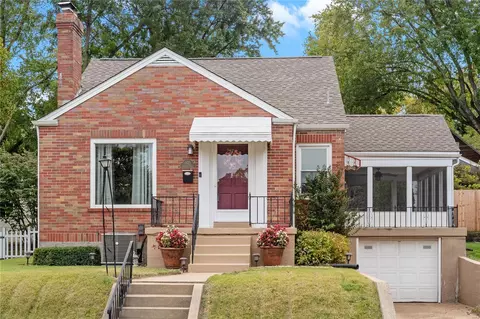 1123 Jackson St, Saint Charles, MO 63301