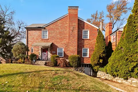 1079 Purdue Ave, University City, MO 63130