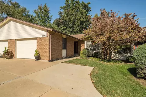 259 Timberbrook Dr #E, Saint Peters, MO 63376