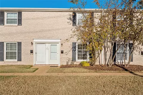 1029 Avenue H, Saint Louis, MO 63125