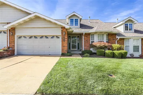 15404 Braefield Dr, Chesterfield, MO 63017