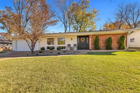 1558 Rathford Dr, Saint Louis, MO 63146