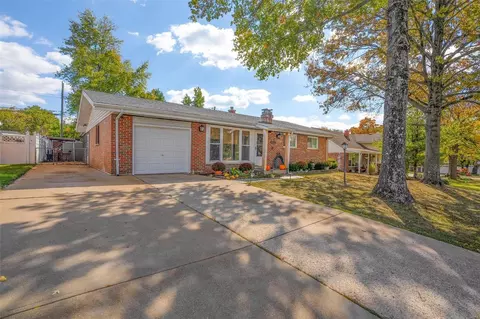 3206 Union Rd, Saint Louis, MO 63125