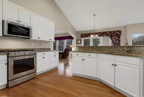 Kitchen - 1509 Dietrich Ridge Dr, Ballwin, MO 63021 photo 2 of 2