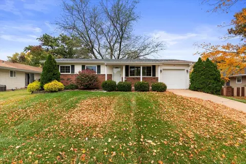 495 Cherrydale Dr, Florissant, MO 63031