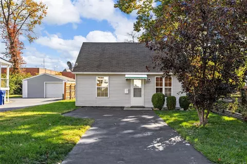 3808 Long Dr, Saint Ann, MO 63074