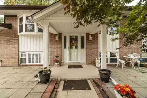 302 Elm Grove Ave, Hazelwood, MO 63042