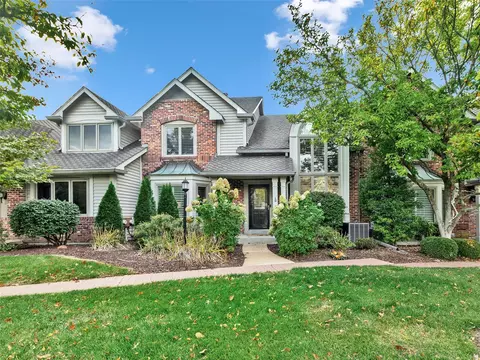 413 Conway Meadows Dr, Chesterfield, MO 63017