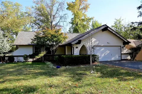 2754 Heritage Lndg, Saint Charles, MO 63303