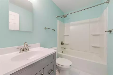 1326 War Bonnet Dr, O'fallon, MO 63366 photo 9
