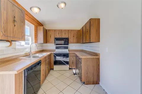 1326 War Bonnet Dr, O'fallon, MO 63366 photo 7