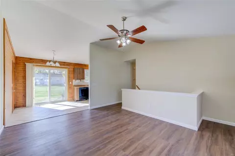 1326 War Bonnet Dr, O'fallon, MO 63366 photo 4