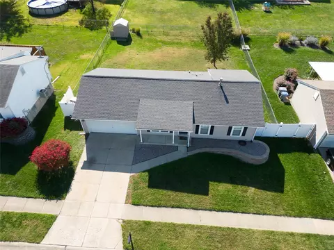 1326 War Bonnet Dr, O'fallon, MO 63366 photo 2