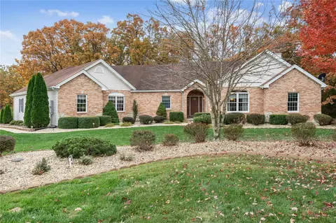 3252 Green Trails Ct, Wentzville, MO 63385