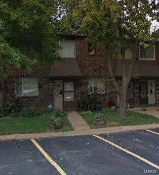 15 Tower Hill Ct, Saint Louis, MO 63132