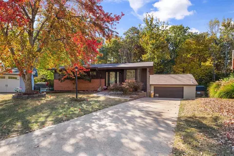 10908 Hampshire Manor Ct, Saint Louis, MO 63123