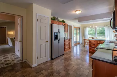400 Mayfair Dr, Ballwin, MO 63011 photo 5