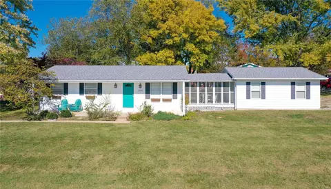 5593 Chestnut St, Augusta, MO 63332