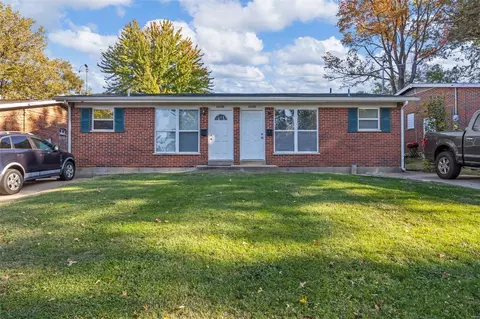 11131 Florence Ave, Saint Ann, MO 63074