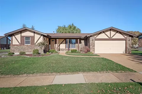 2227 Olde Winery Rd, Saint Louis, MO 63129