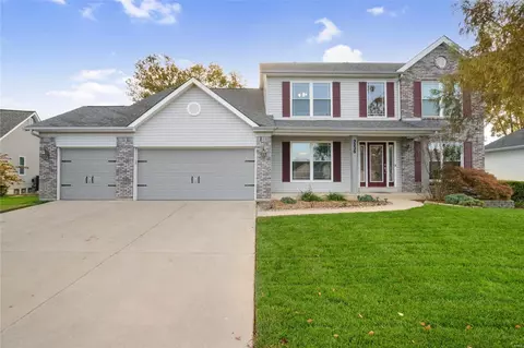 3236 Silvertrail Dr, Saint Charles, MO 63301