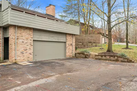1532 Autumn Leaf Dr, Ballwin, MO 63021 photo 3
