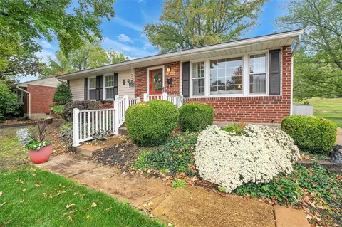 1311 Laven Del Ln, Saint Louis, MO 63122