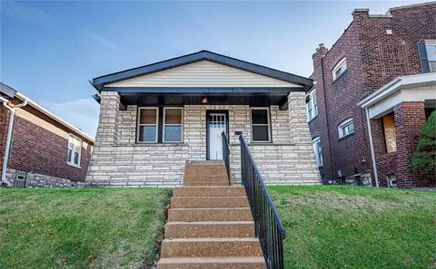 5454 Finkman St, Saint Louis, MO 63109