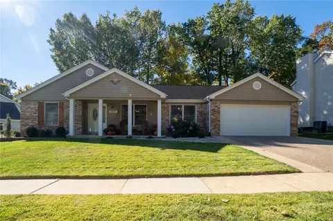 2814 Hilly Hvn, Saint Louis, MO 63129