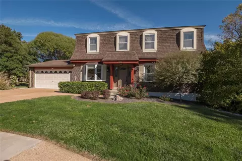 2783 Ashfield Dr, Saint Louis, MO 63129
