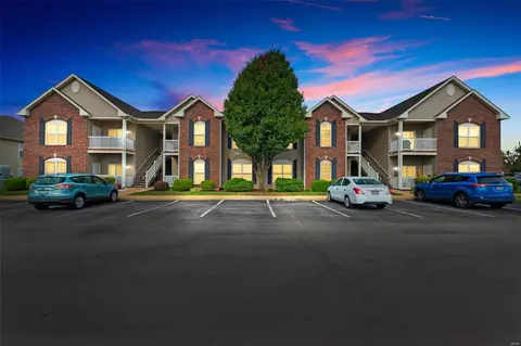 6401 Brookfield Court Dr #202, Saint Louis, MO 63129